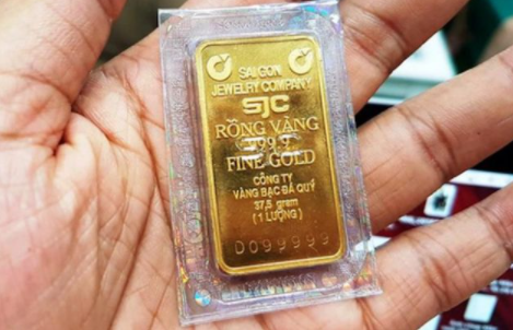 Vọt tăng 400.000 đồng/lượng, SJC chênh với vàng thế giới dưới mốc 12 triệu đồng