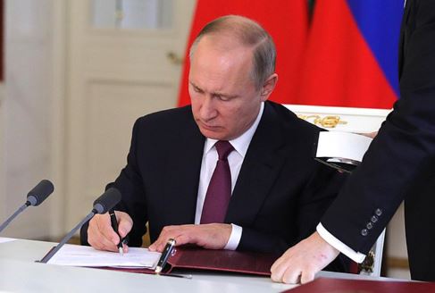 Thế giới: Tổng thống Putin ký đạo luật sáp nhập 4 vùng Ukraine; Nga cảnh báo nguy cơ &#8216;xung đột trực tiếp&#8217; với Mỹ